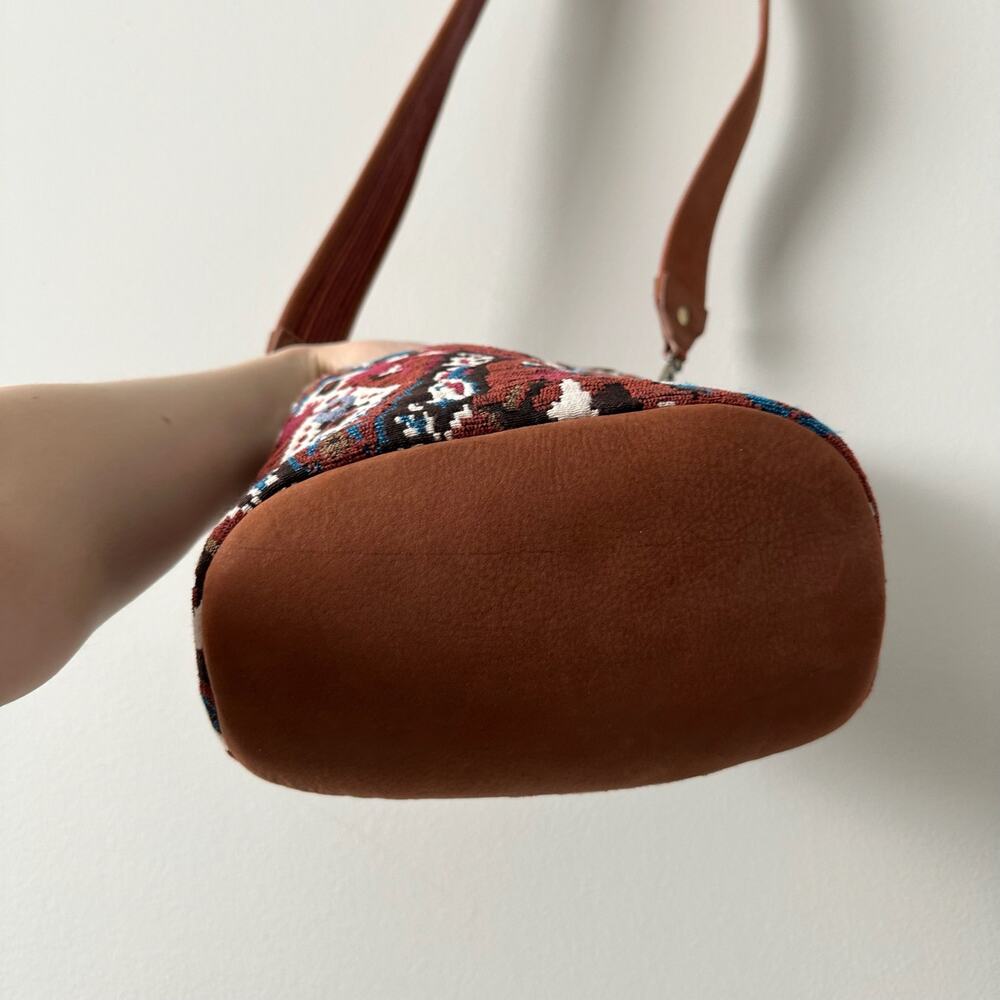 HOBO Gaby Tapestry Leather Trimmed Bucket Crossbody - Picture 3 of 7